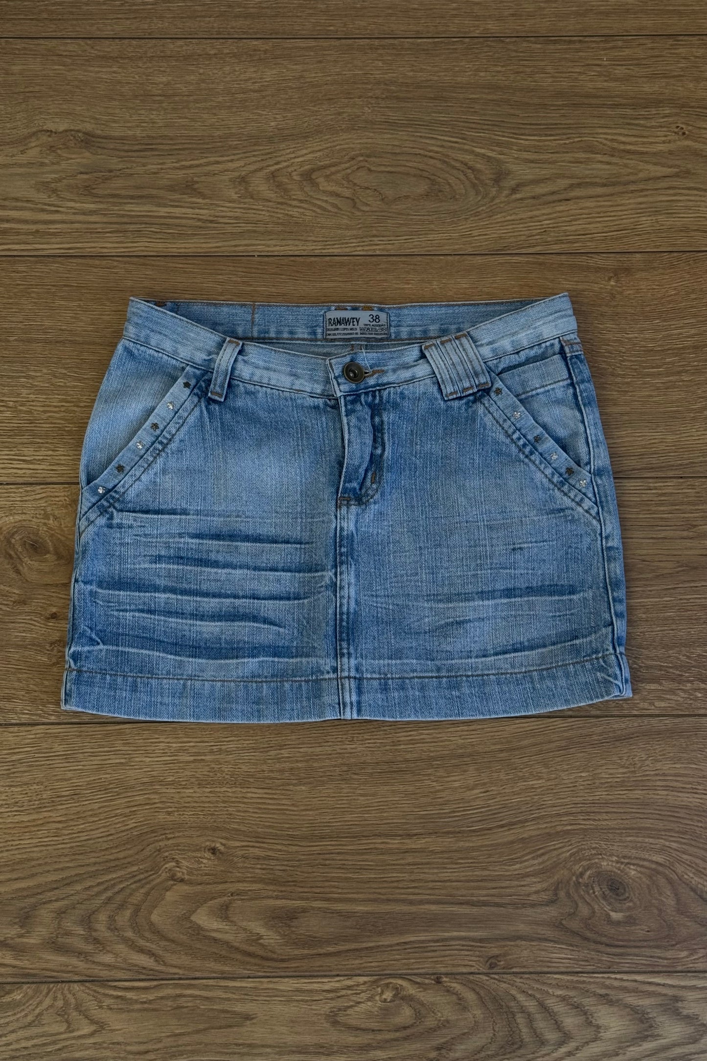 Y2K denim skirt