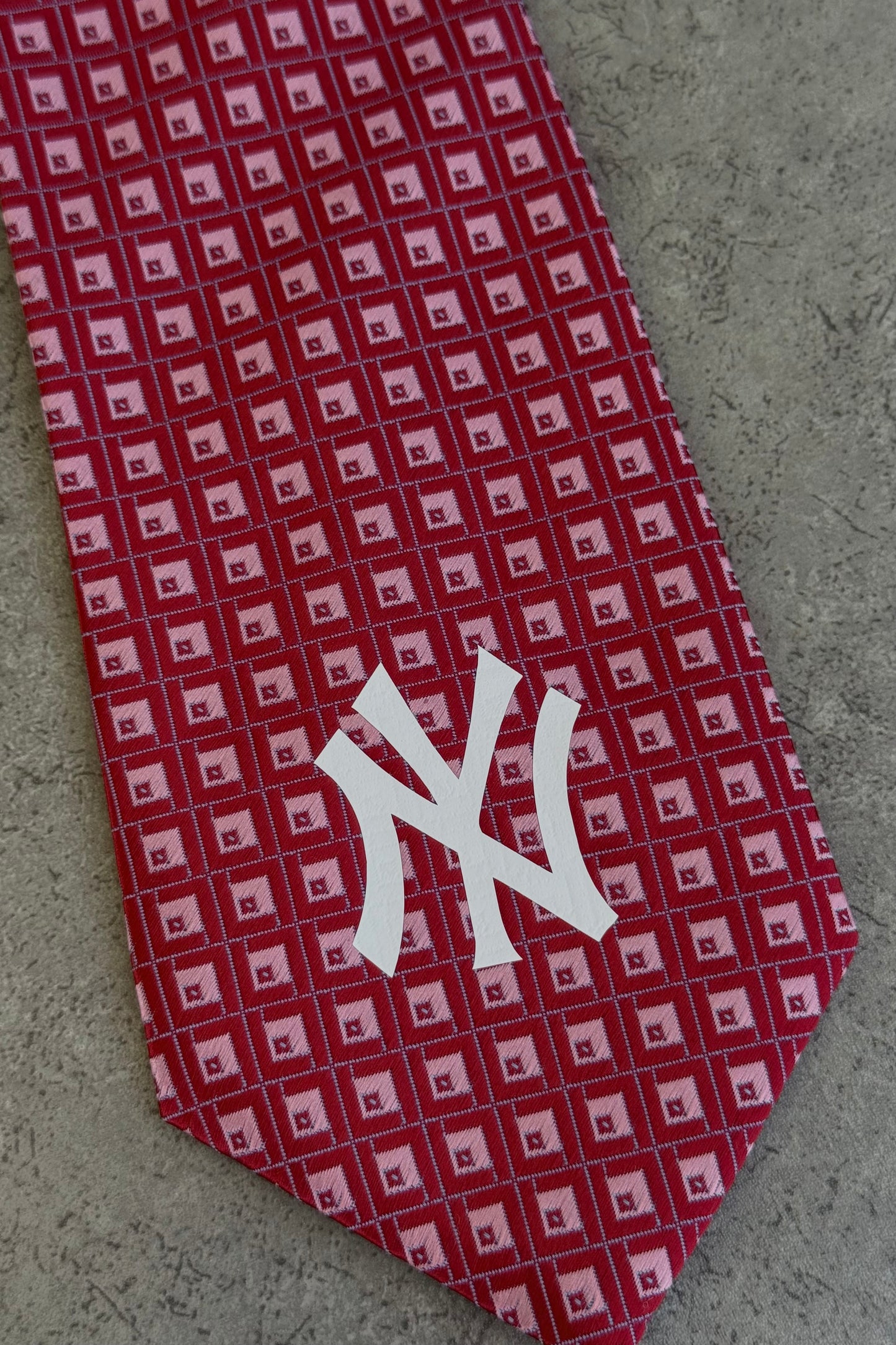 NY Yankees tie