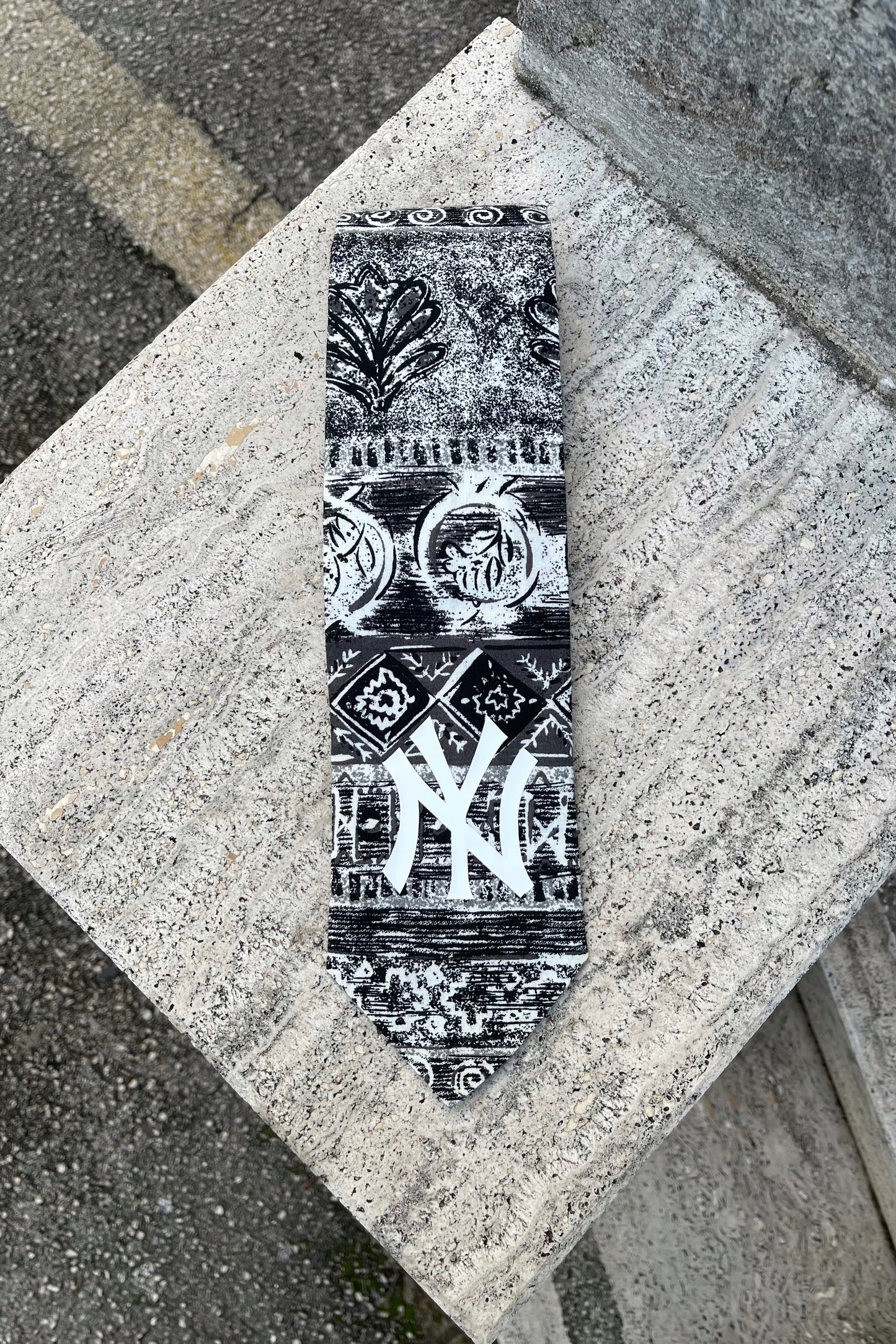 NY Yankees tie