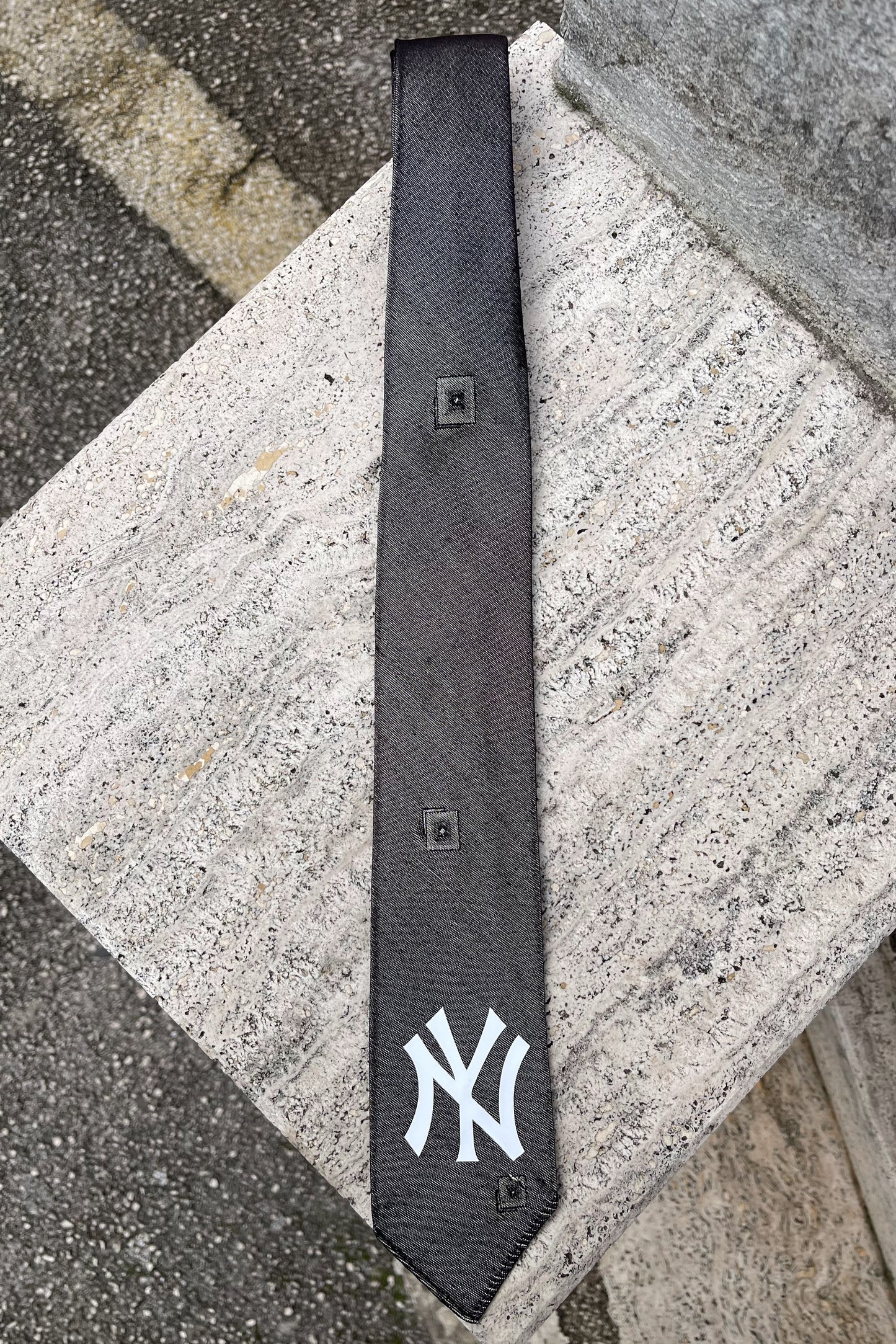 NY Yankees tie